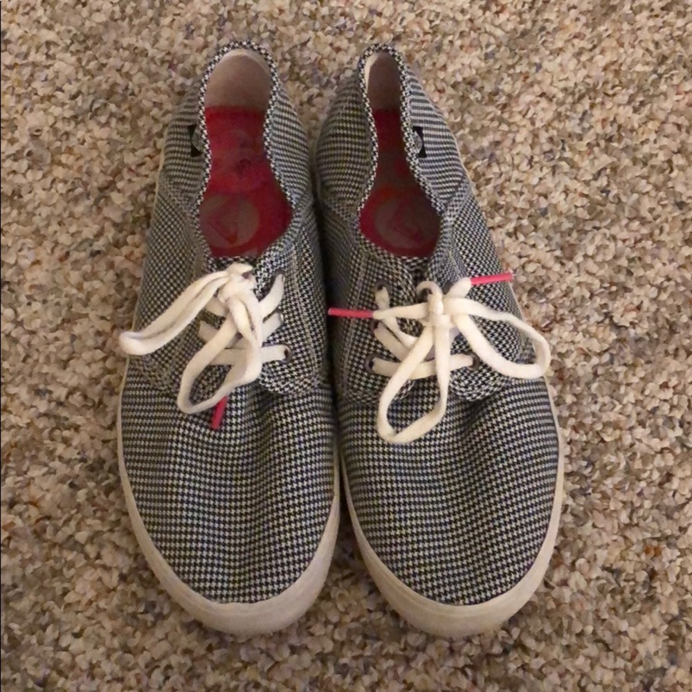 Roxy white and black shoes